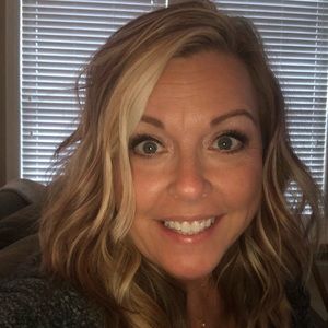 Meet your Posher, Dana